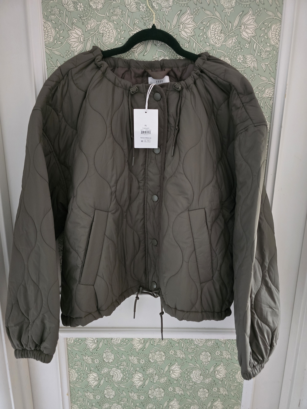 Free Assembly Quilted Jacket - Picture 2 of 8